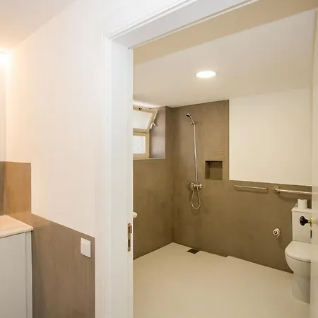 Holiday home Chateau Sleeps 17 With Pool And Wifi *