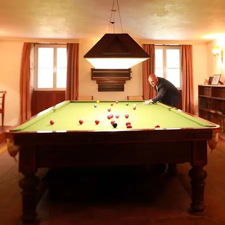 Chateau Sleeps 17 With Pool And Wifi Holiday home *