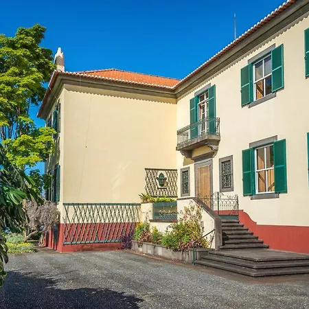 Chateau Sleeps 17 With Pool And Wifi Holiday home Nossa Senhora do Monte